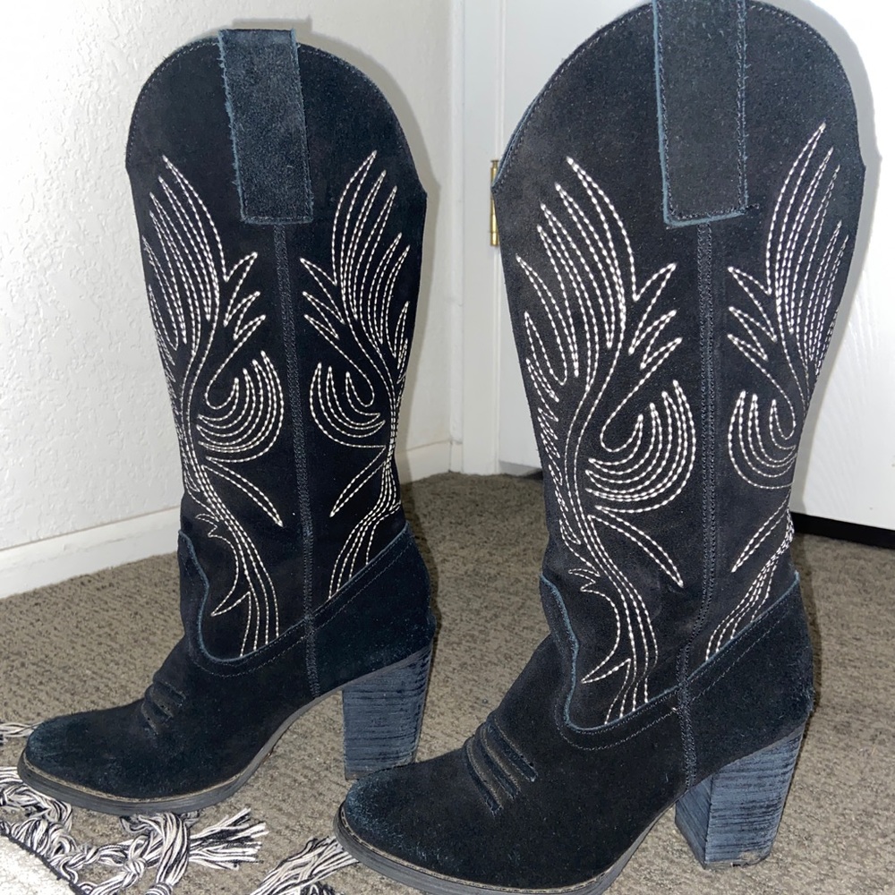 Very Volatile Boots